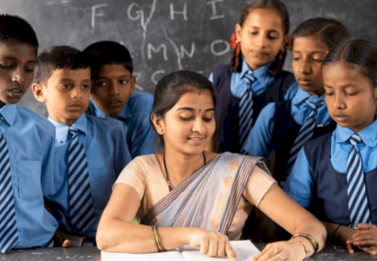5500 शिक्षकों के लिए खुशखबरी, नॉन-एकेडमिक ड्यूटी खत्म, तीन माह का वेतन मिलेगा