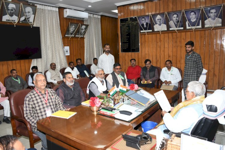 प्रेस मेंस वेलफेयर एसोसिएशन ने प्रेम कुमार और अवधेश नारायण सिंह से पत्रकार रेल छूट बहाल करने की मांग की !