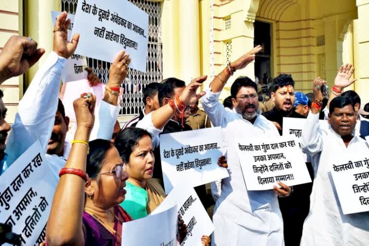 चिराग पासवान के विधायकों ने किया हंगामा, रामविलास पासवान को ‘बेचारा’ कहने पर विरोध !